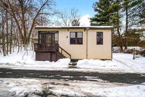 Homes For Sale - 8 Caldwell Street<br/> Albany, NY 12208