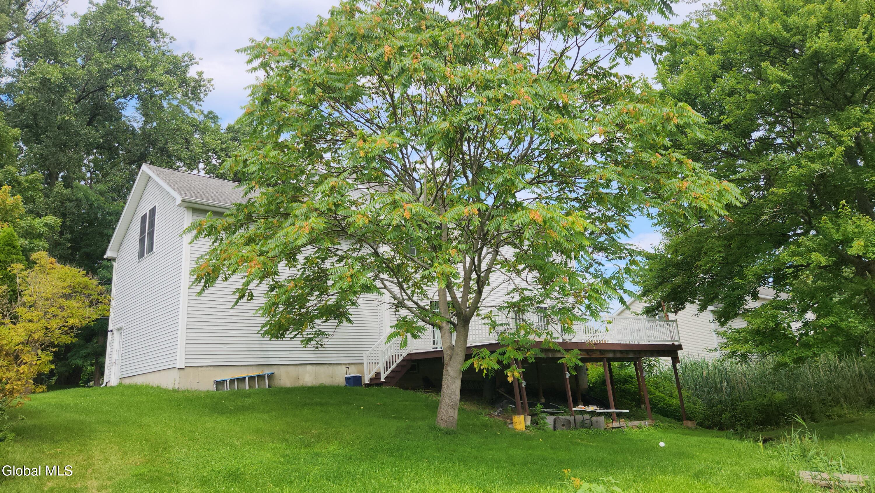 5 Homestead Drive