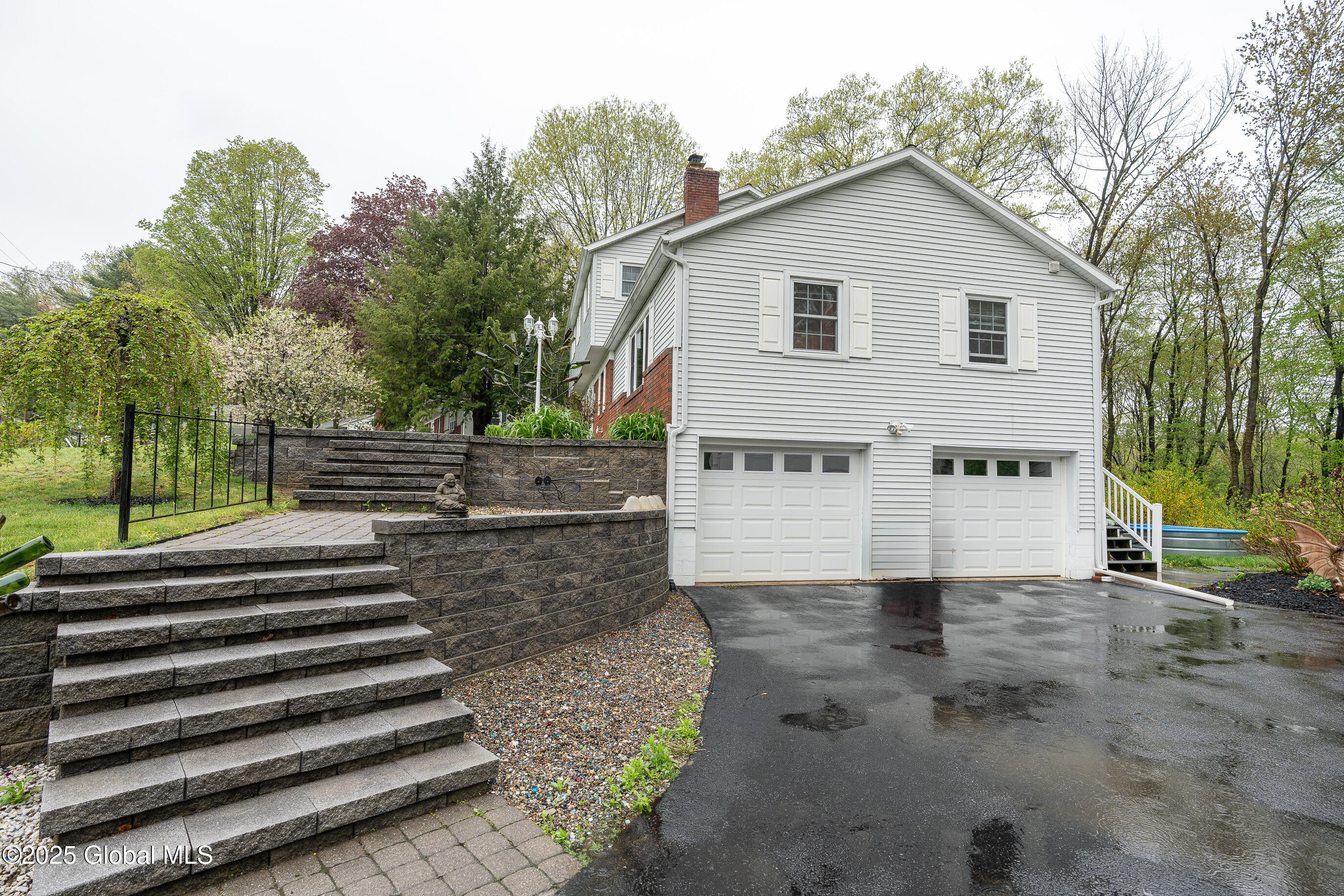 25 Burning Bush Boulevard, Ballston Lake, New York image 9