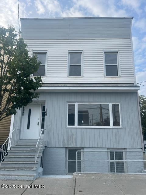 169 Quail Street 2nd Floor