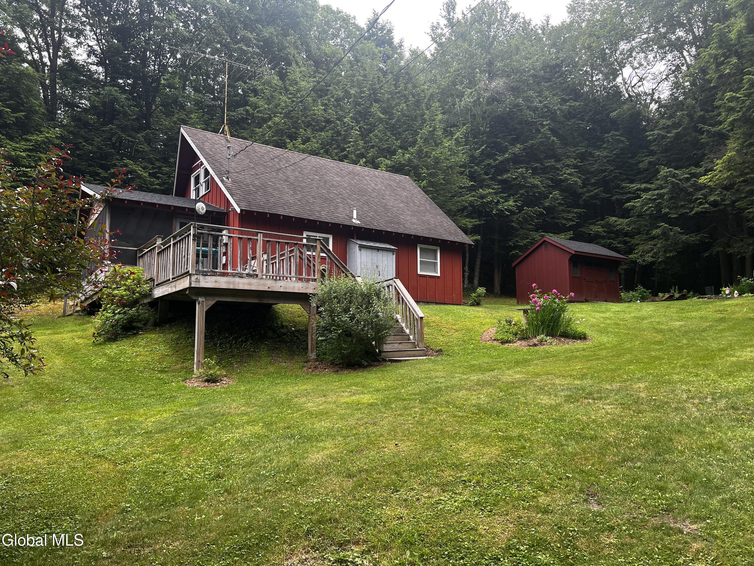 30 Forest Lake Way
