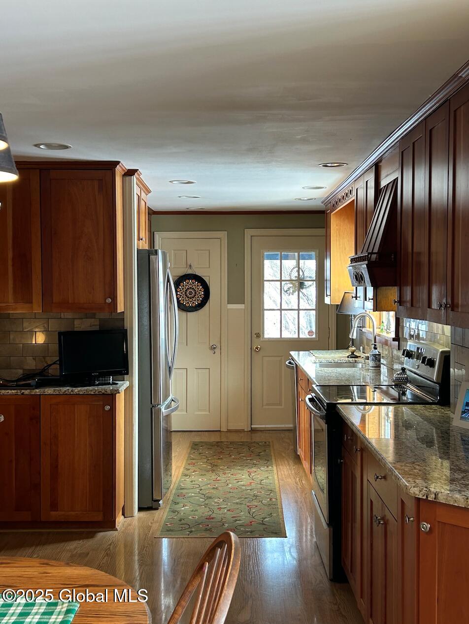 70 Wilkes Avenue, Amsterdam, New York image 11