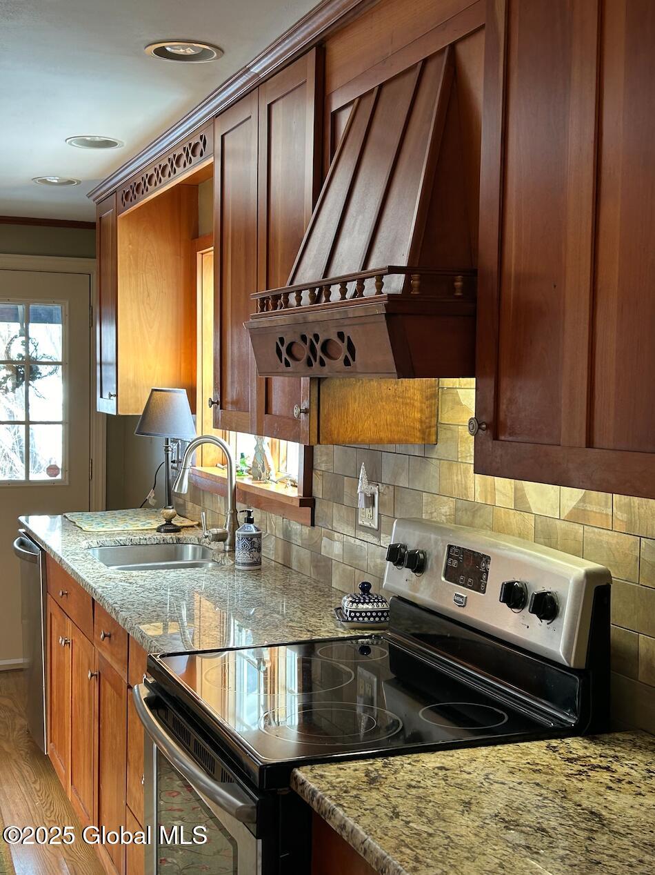 70 Wilkes Avenue, Amsterdam, New York image 12