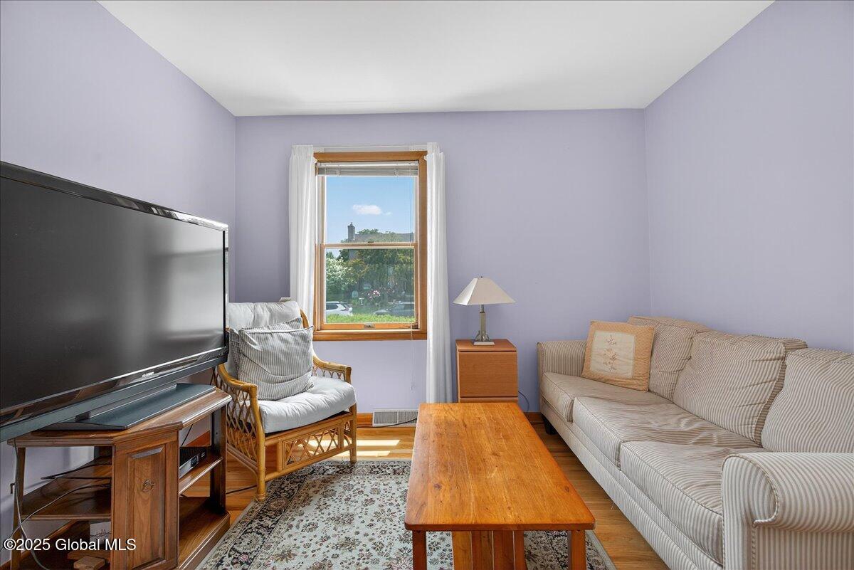 33 Woodridge Drive, Loudonville, New York image 28