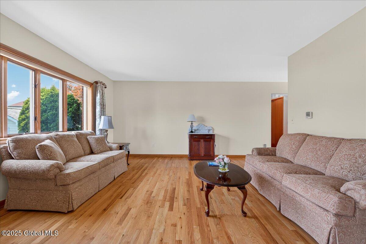 33 Woodridge Drive, Loudonville, New York image 16