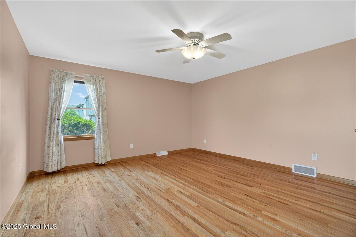 33 Woodridge Drive, Loudonville, New York image 33
