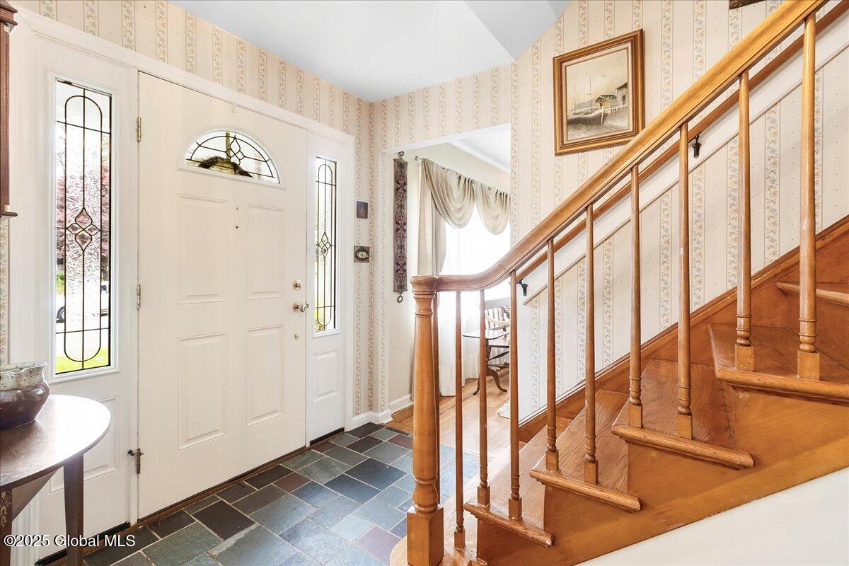 42 Pheasant Ridge Drive, Loudonville, New York image 8