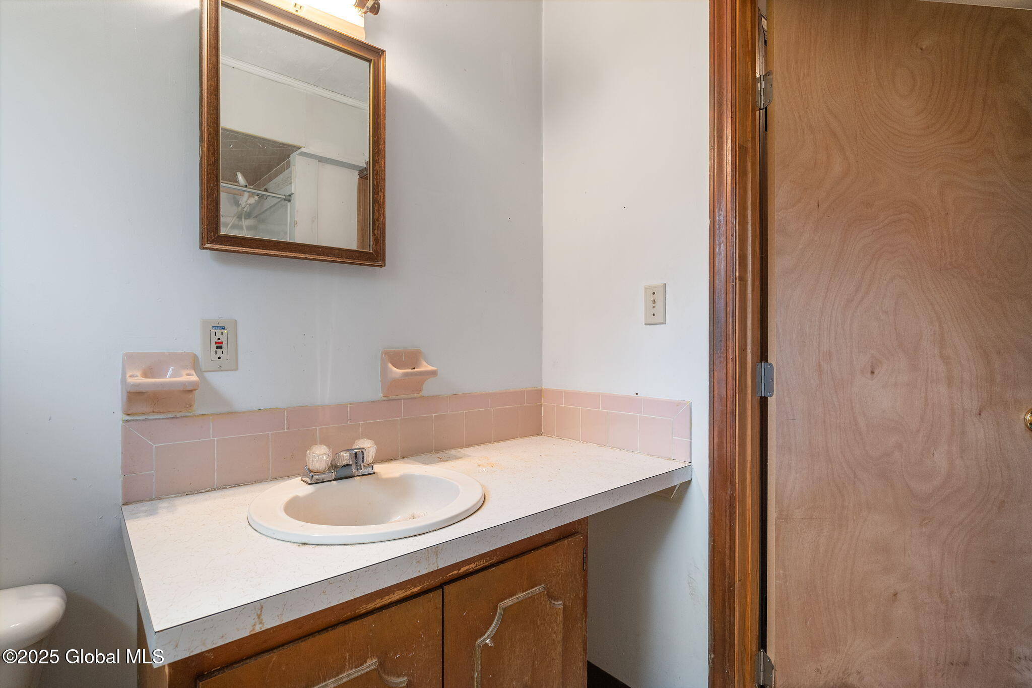 195 North Street, Cobleskill, New York image 22