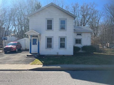 Homes For Sale - 3505 New Street<br/> Kinderhook, NY 12184