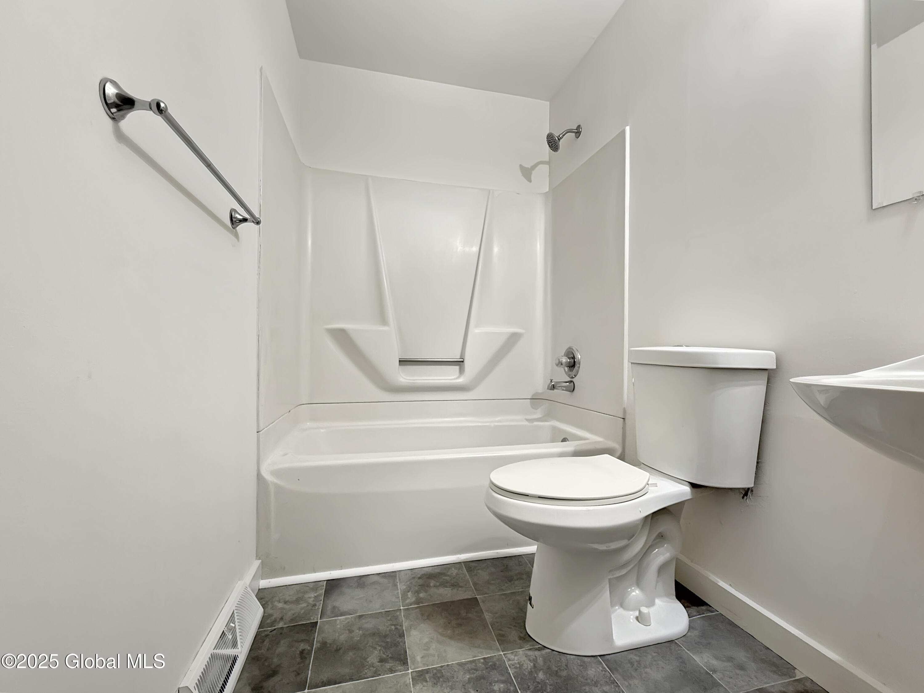1 Orenda Spring Drive, Saratoga Springs, New York image 17