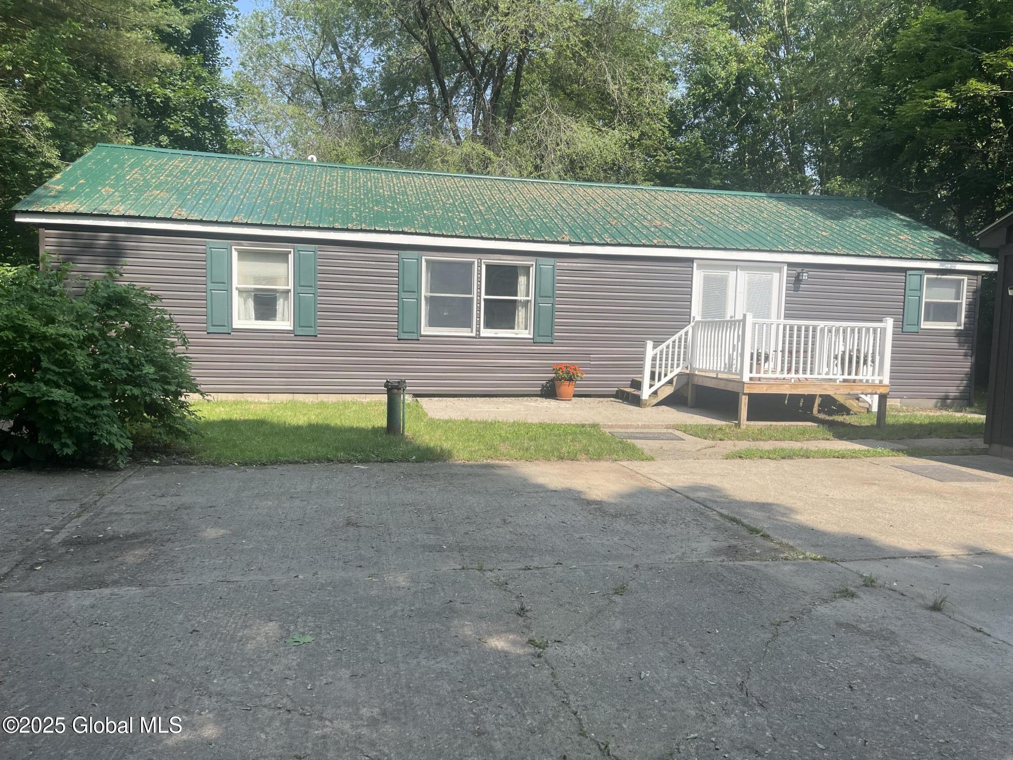 Gansevoort, New York 12831, United States, 3 Bedrooms Bedrooms, ,2 BathroomsBathrooms,Residential,Pending,157279