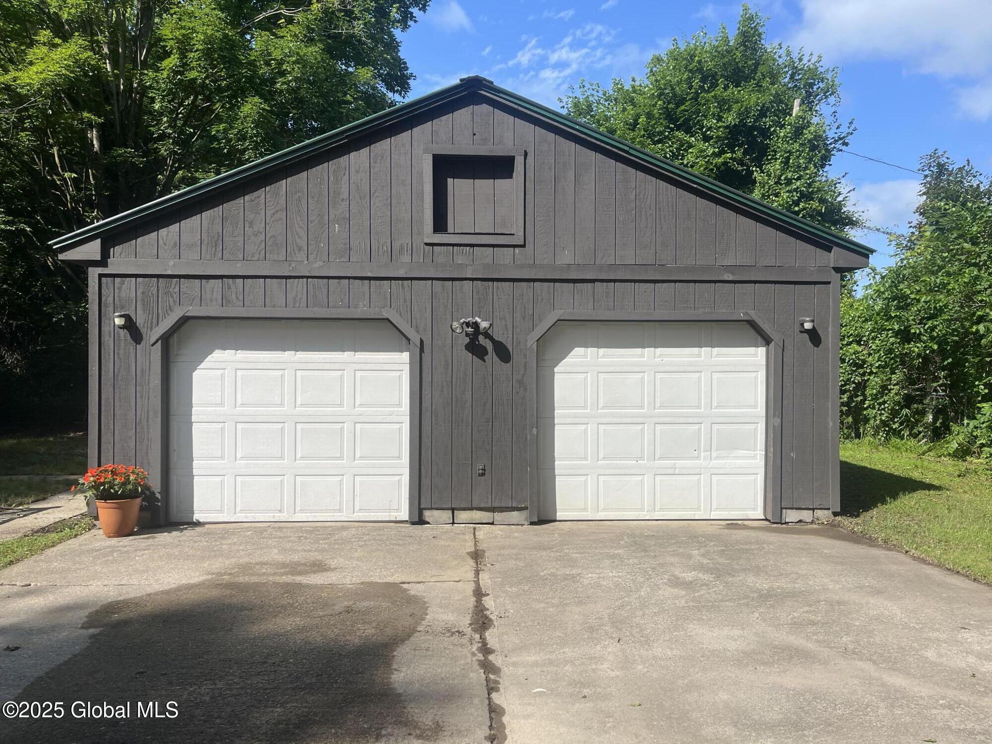 Gansevoort, New York 12831, United States, 3 Bedrooms Bedrooms, ,2 BathroomsBathrooms,Residential,Pending,157279