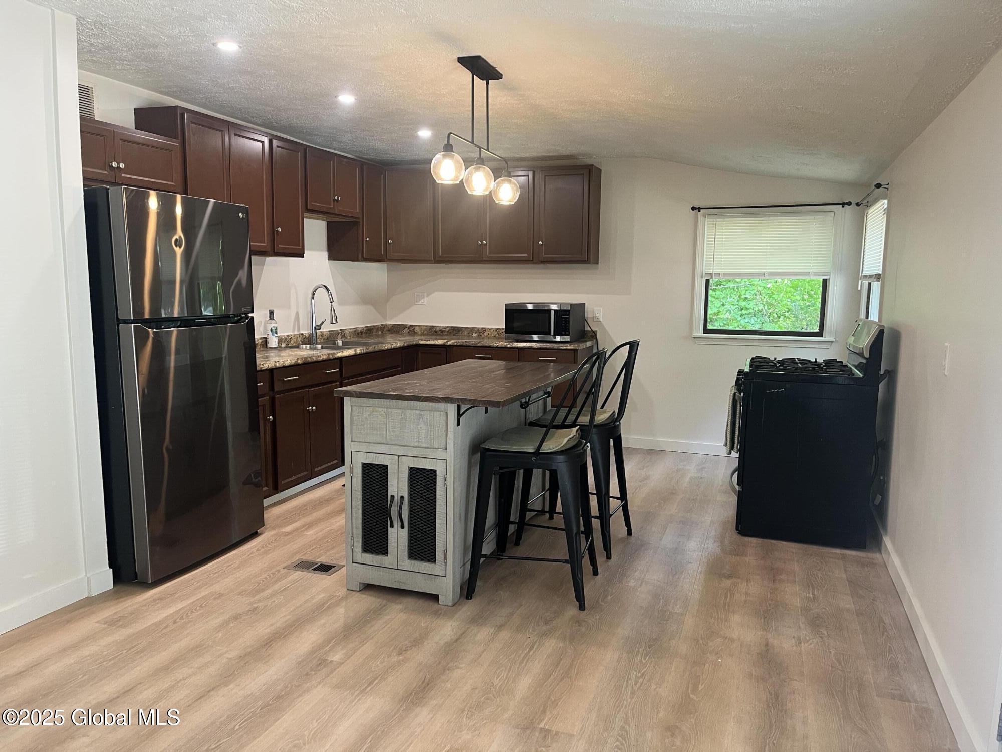 Gansevoort, New York 12831, United States, 3 Bedrooms Bedrooms, ,2 BathroomsBathrooms,Residential,Pending,157279