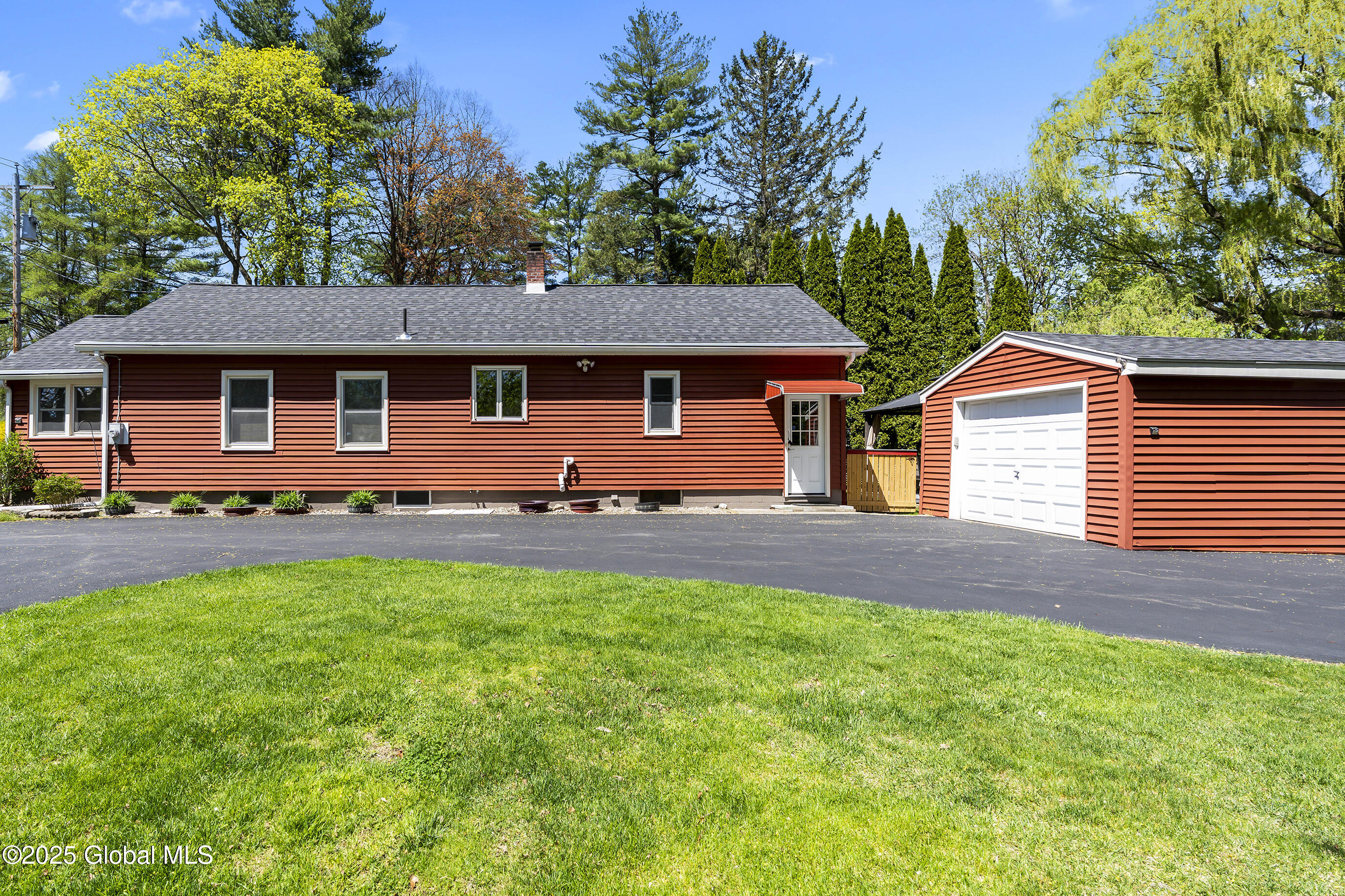 199 Krumkill Road, Slingerlands, New York image 2