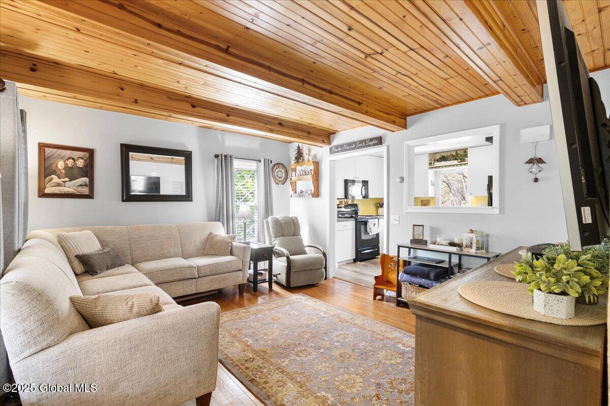 39 Green Avenue, Castleton On Hudson, New York image 4