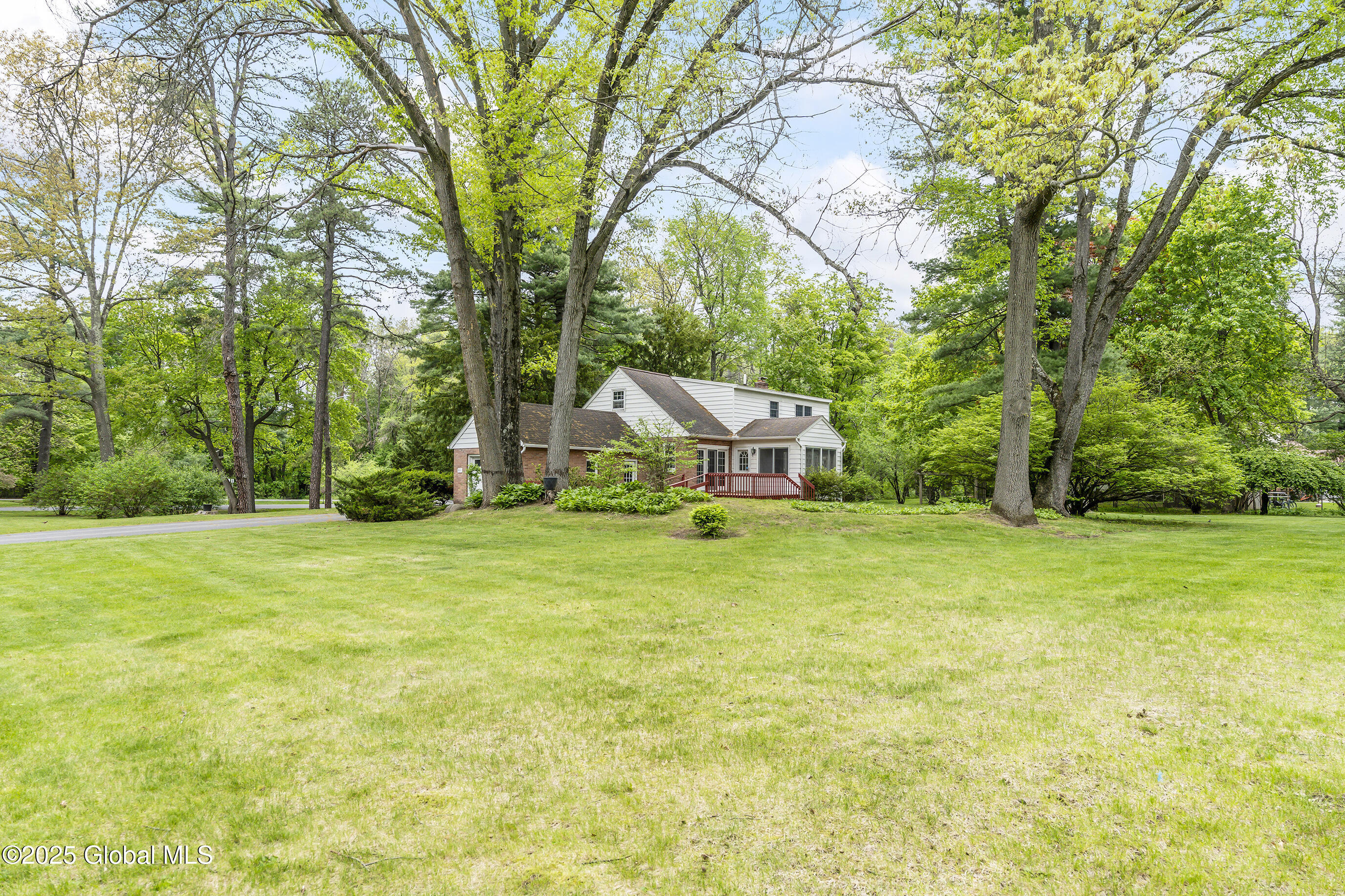 801 Londonderry Road, Schenectady, New York image 27