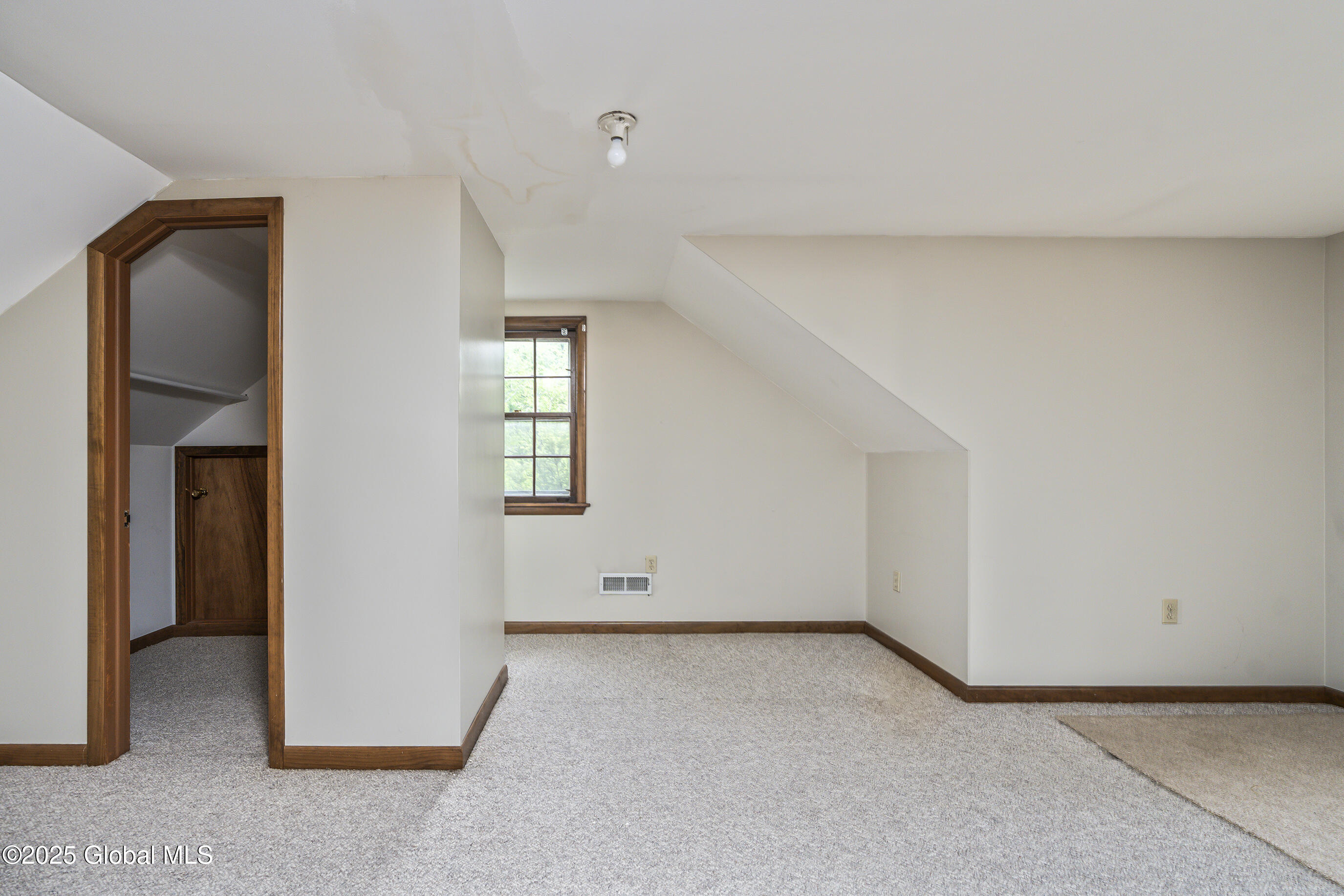 801 Londonderry Road, Schenectady, New York image 20