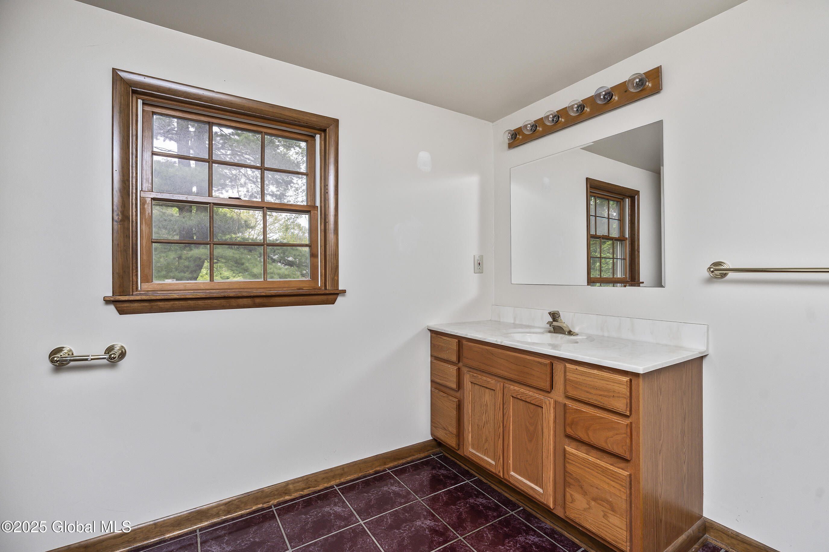 801 Londonderry Road, Schenectady, New York image 24