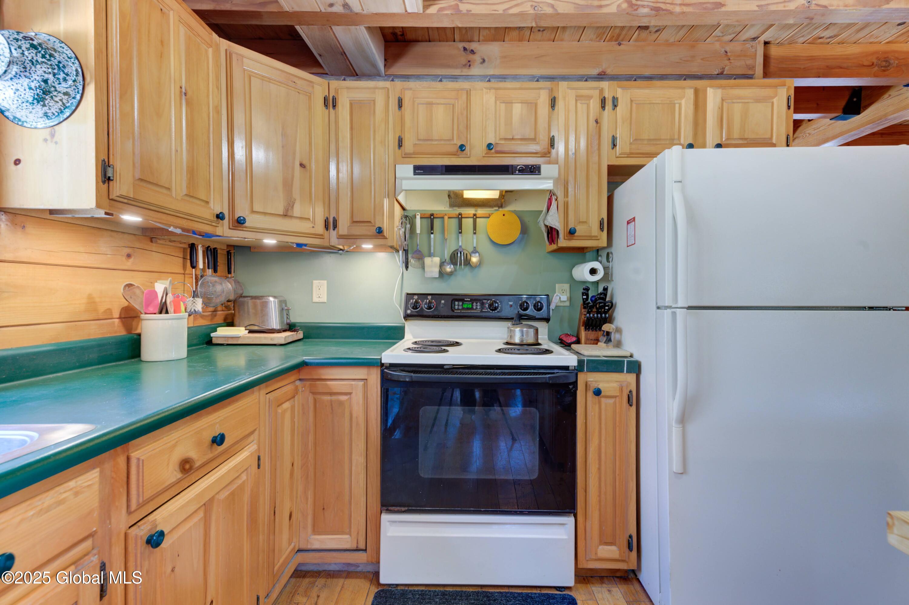 1974 Potter Road, Amsterdam, New York image 9