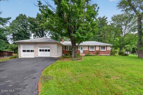 Homes For Sale - 52 Woodwind Drive<br/> Voorheesville, NY 12186
