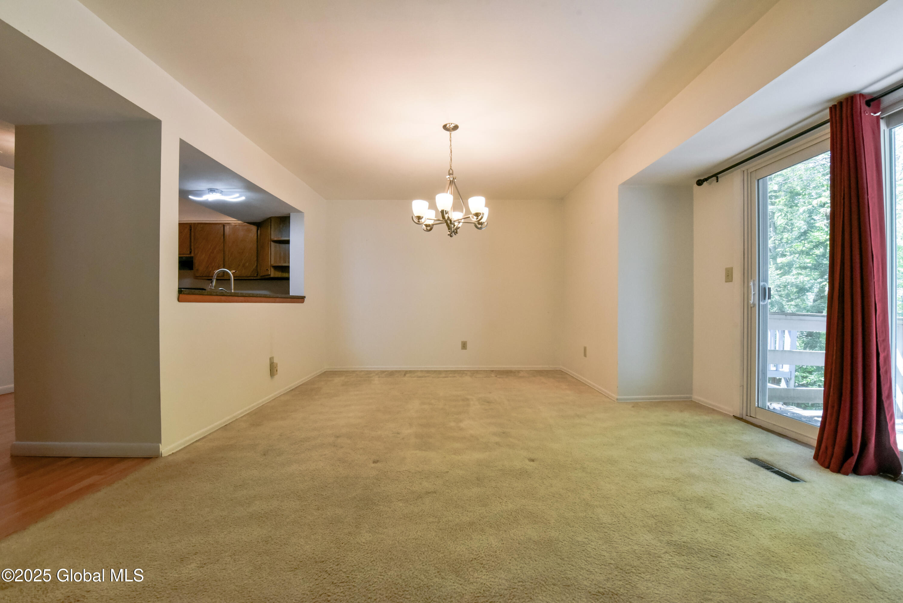 32 Mohawk Trail, Clifton Park, New York image 6