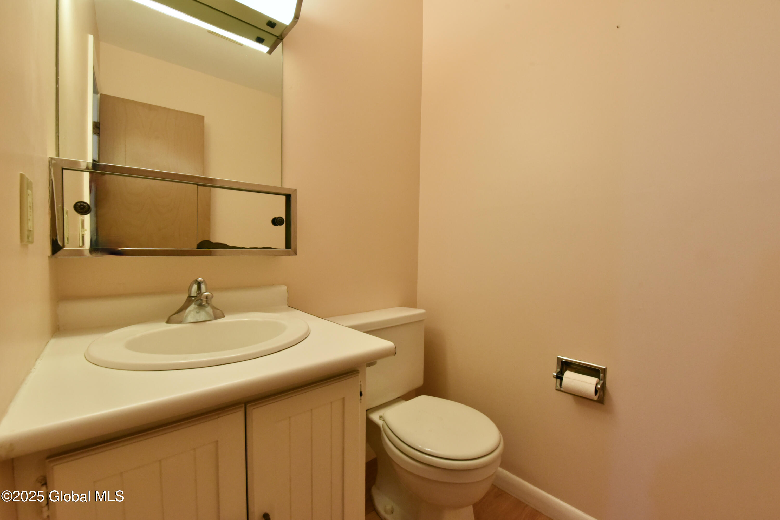 32 Mohawk Trail, Clifton Park, New York image 11