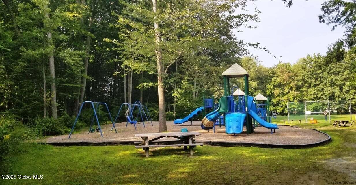 32 Mohawk Trail, Clifton Park, New York image 38