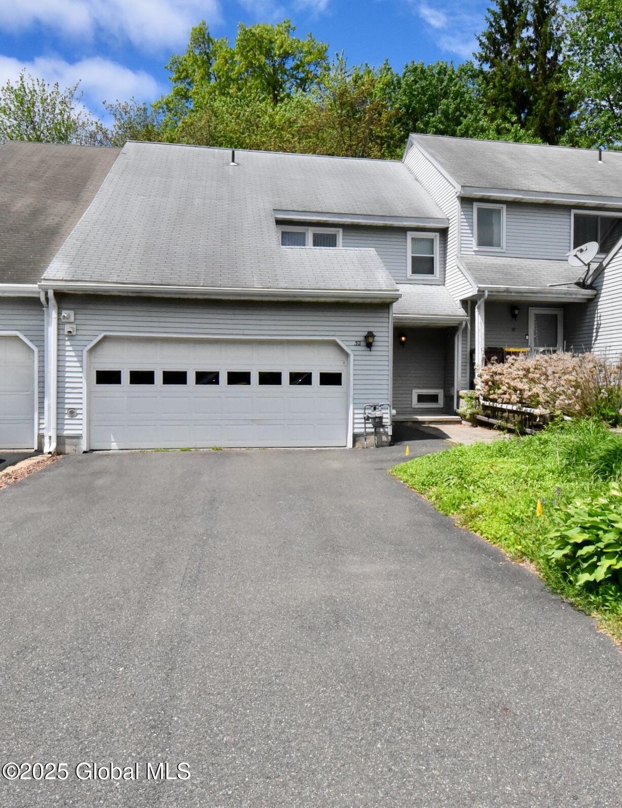 32 Mohawk Trail, Clifton Park, New York image 2