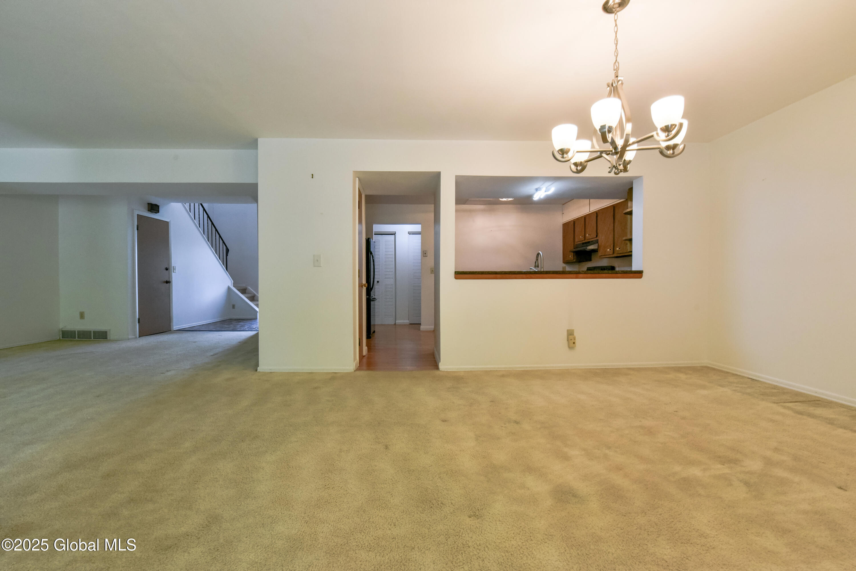 32 Mohawk Trail, Clifton Park, New York image 7
