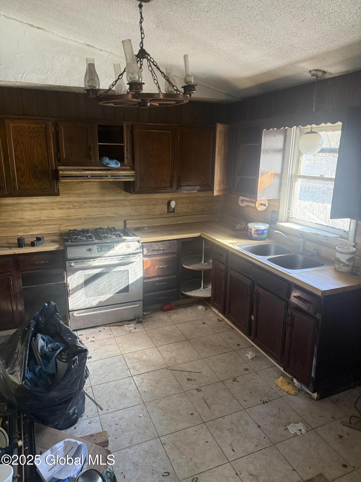 63 Ormond Street, Albany, New York image 5