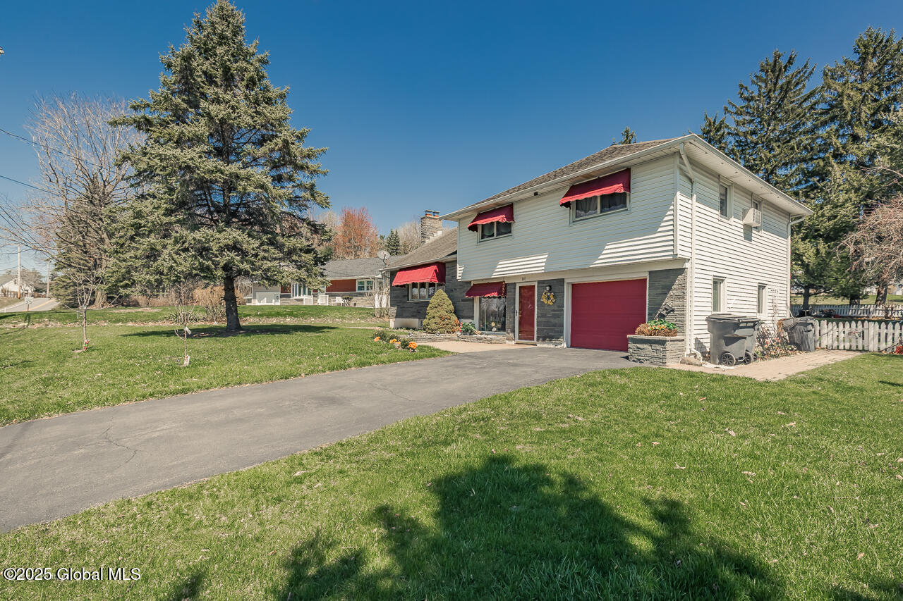 181 Upper Van Dyke Avenue, Amsterdam, New York image 1
