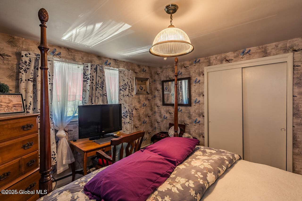 181 Upper Van Dyke Avenue, Amsterdam, New York image 18