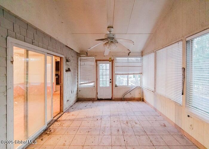 8244 Coconut Tree Drive, Liverpool, New York image 17