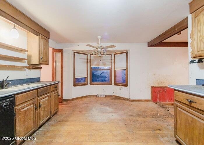 8244 Coconut Tree Drive, Liverpool, New York image 12