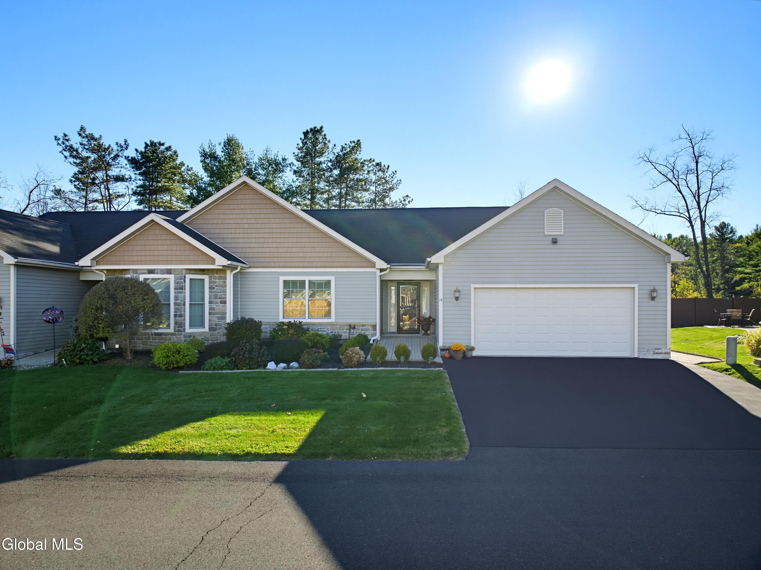 14 Pebble Court