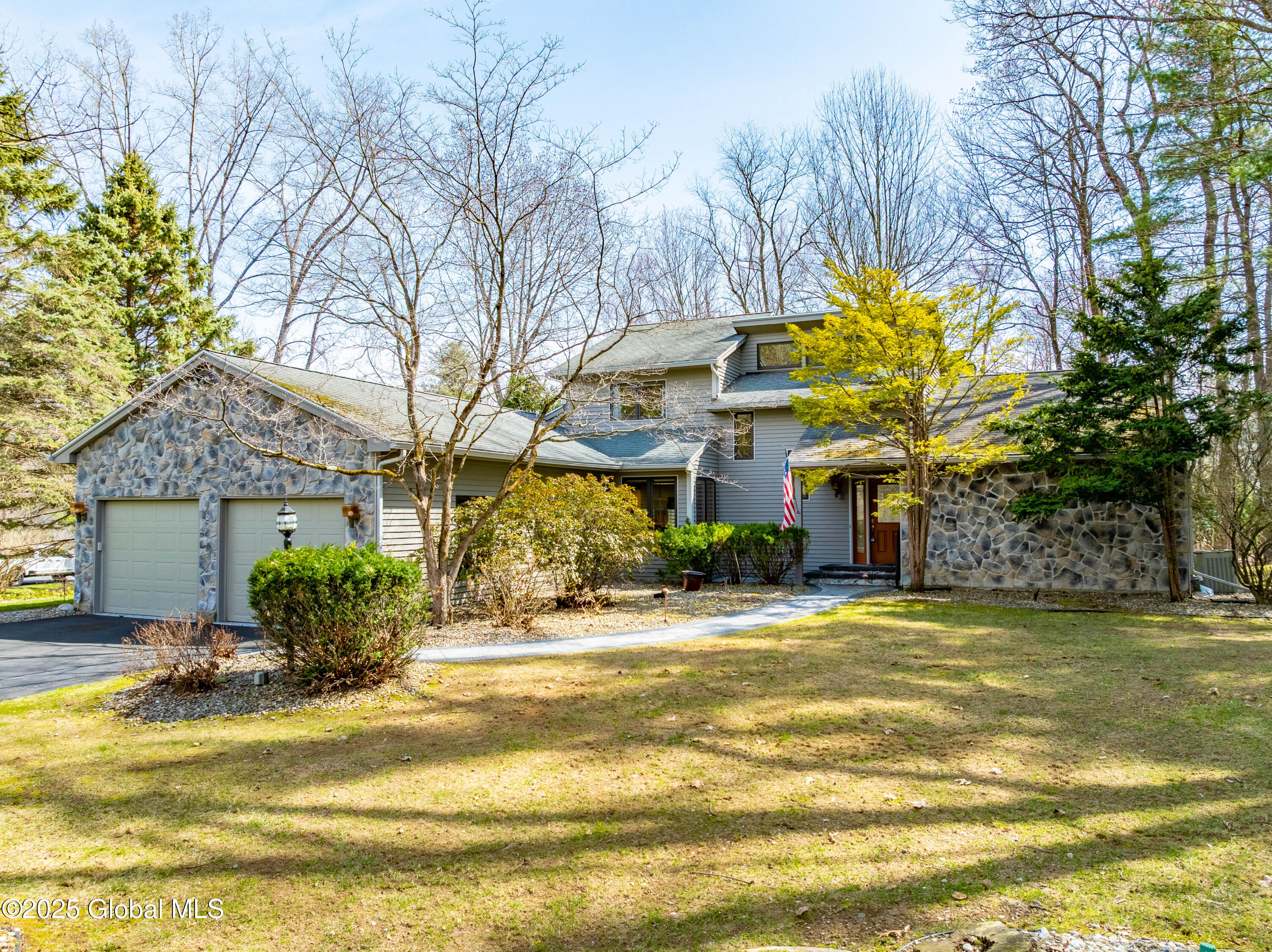 9 Timberwick Drive, Clifton Park, New York image 2