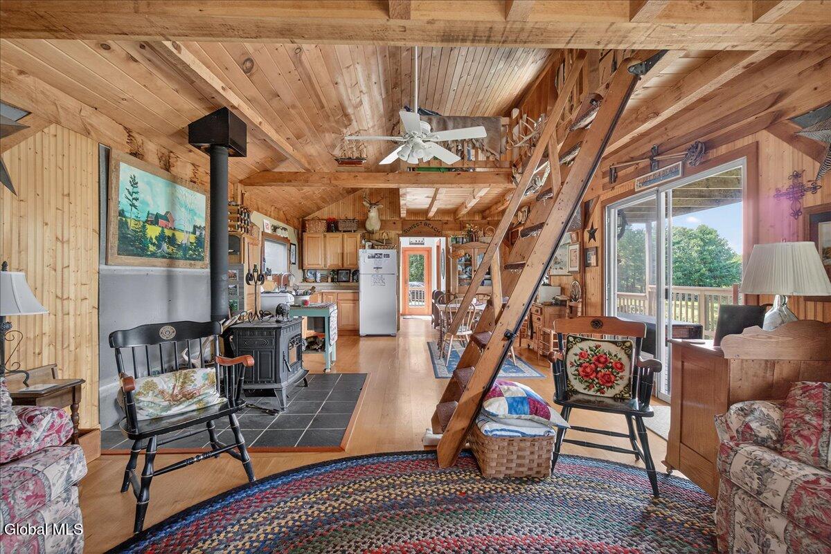 Averill Park, New York 12018, United States, 1 Bedroom Bedrooms, ,1 BathroomBathrooms,Residential,Active,202660