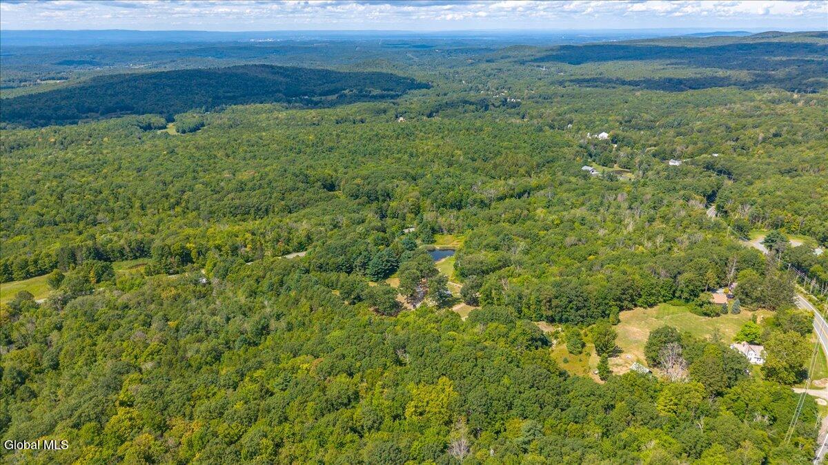 Averill Park, New York 12018, United States, 1 Bedroom Bedrooms, ,1 BathroomBathrooms,Residential,Active,202660