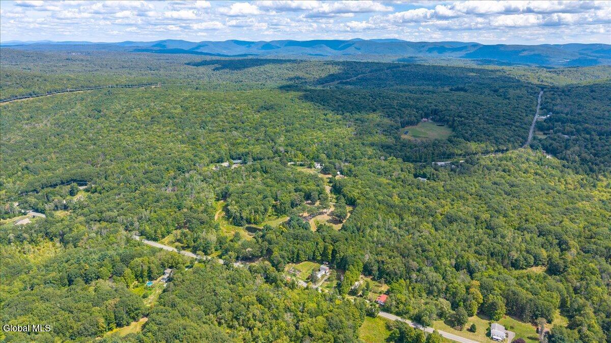 Averill Park, New York 12018, United States, 1 Bedroom Bedrooms, ,1 BathroomBathrooms,Residential,Active,202660