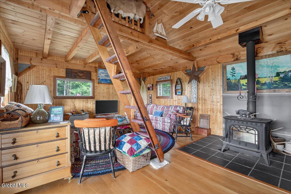 Averill Park, New York 12018, United States, 1 Bedroom Bedrooms, ,1 BathroomBathrooms,Residential,Active,202660