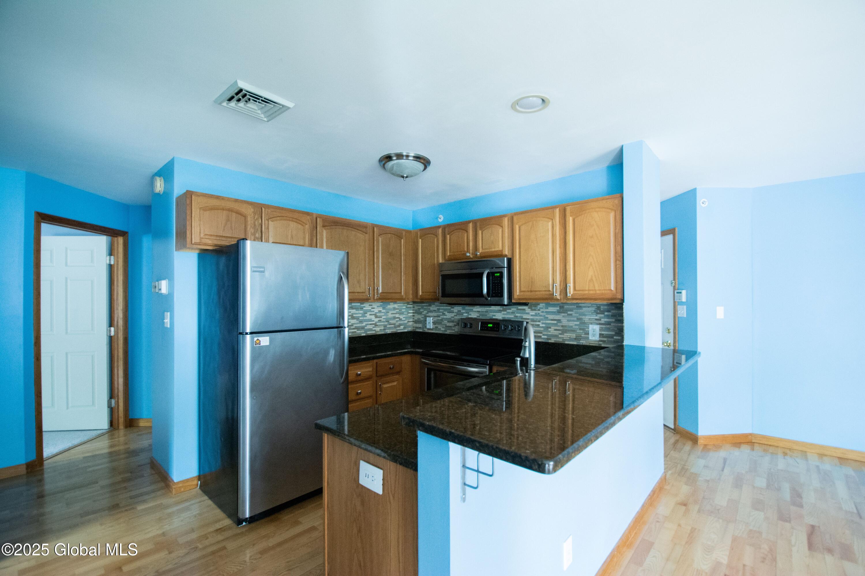 105 Mallards Pond Lane, Schenectady, New York image 2