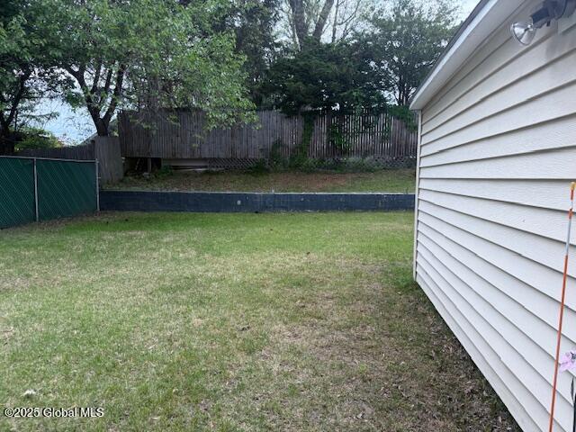 Albany, New York 12205, United States, 2 Bedrooms Bedrooms, ,1 BathroomBathrooms,Residential,Pending,150867