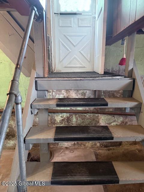 Albany, New York 12205, United States, 2 Bedrooms Bedrooms, ,1 BathroomBathrooms,Residential,Pending,150867