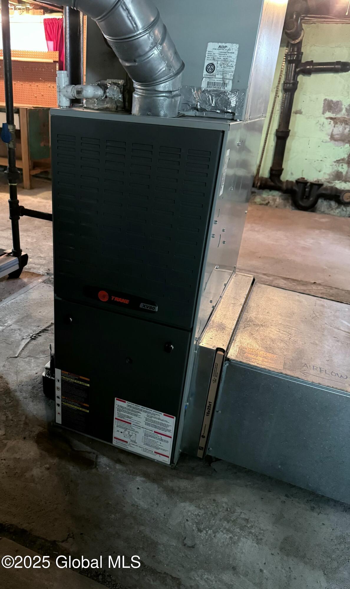 Albany, New York 12205, United States, 2 Bedrooms Bedrooms, ,1 BathroomBathrooms,Residential,Pending,150867