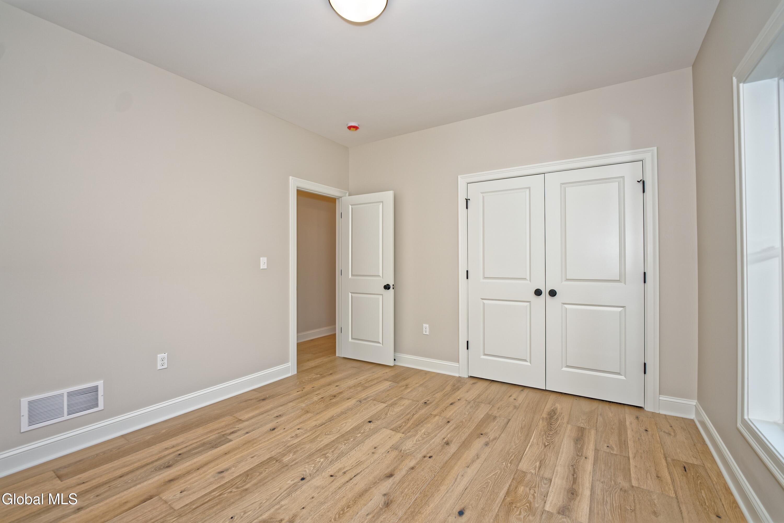 Saratoga Springs, New York 12866, United States, 4 Bedrooms Bedrooms, ,3 BathroomsBathrooms,Residential,Active,249986