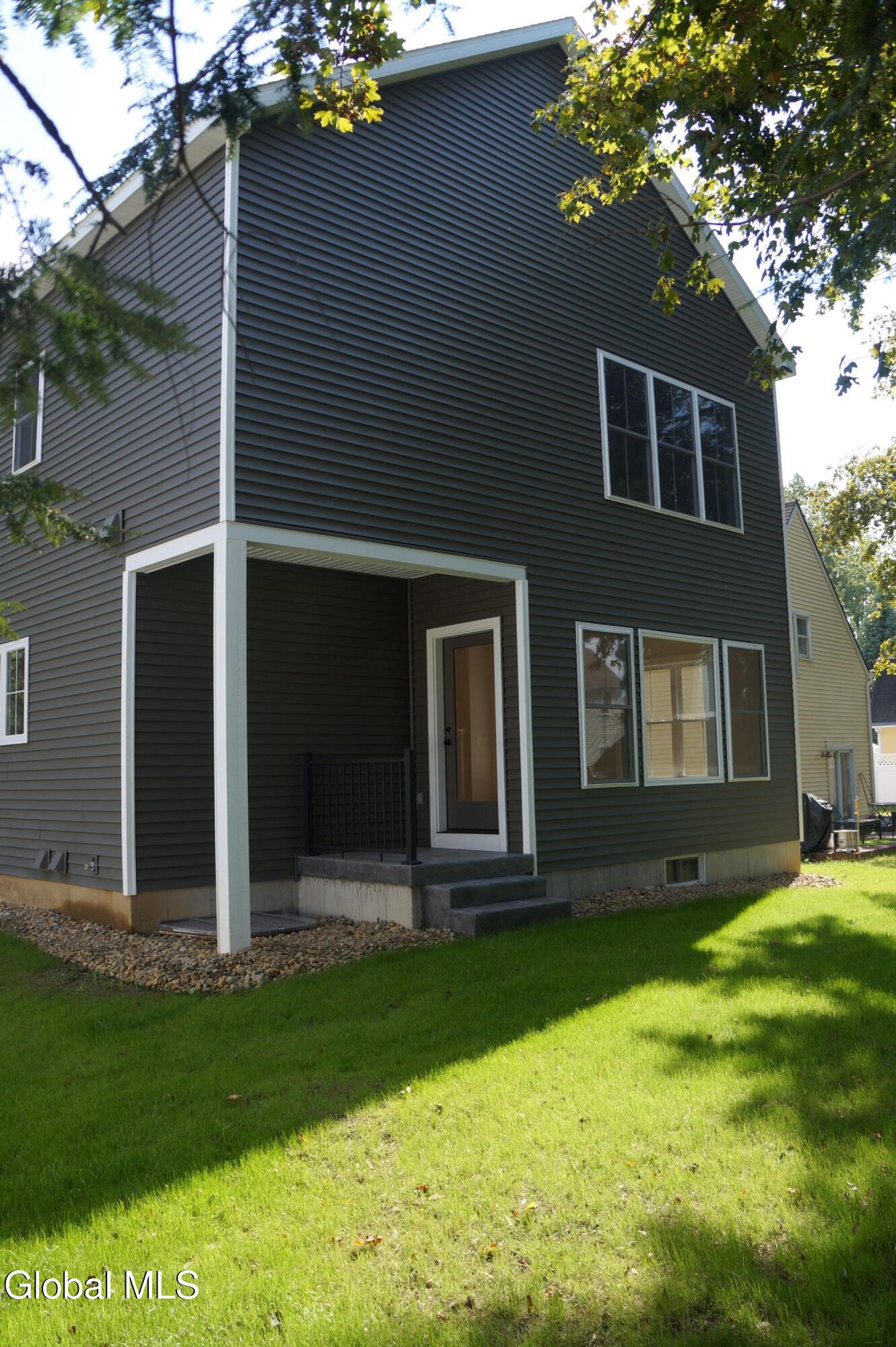 Saratoga Springs, New York 12866, United States, 4 Bedrooms Bedrooms, ,3 BathroomsBathrooms,Residential,Active,249986