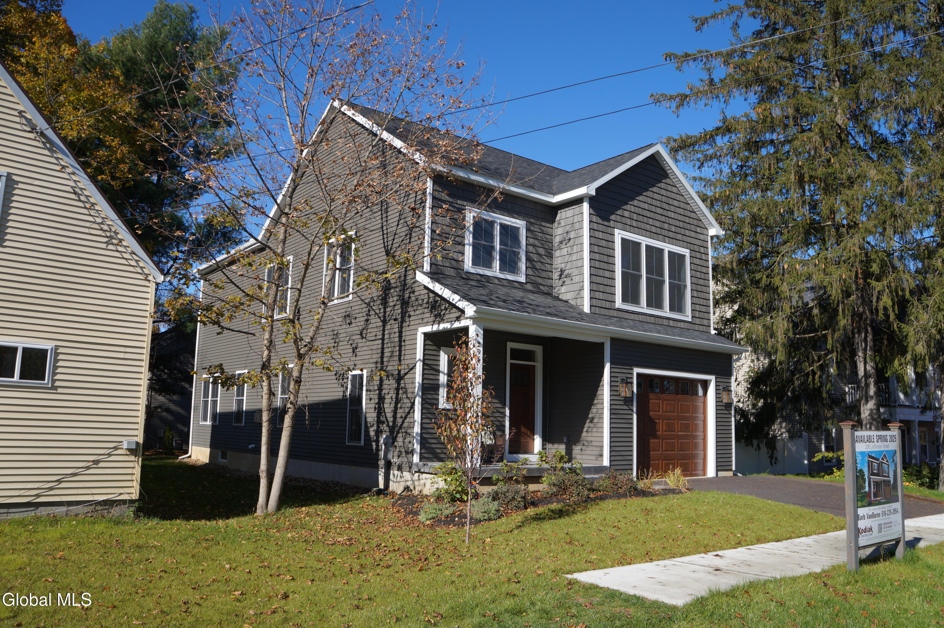 Saratoga Springs, New York 12866, United States, 4 Bedrooms Bedrooms, ,3 BathroomsBathrooms,Residential,Active,249986