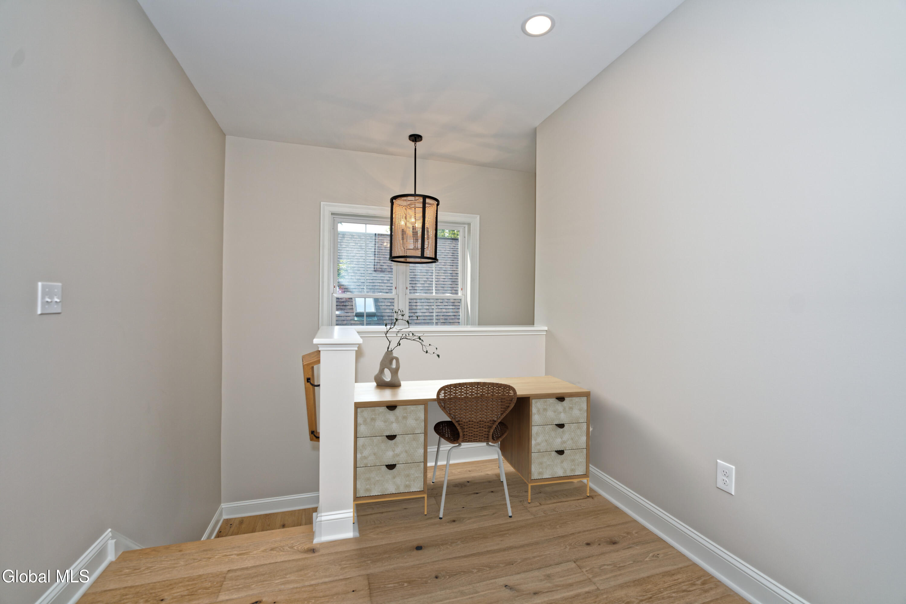 Saratoga Springs, New York 12866, United States, 4 Bedrooms Bedrooms, ,3 BathroomsBathrooms,Residential,Active,249986