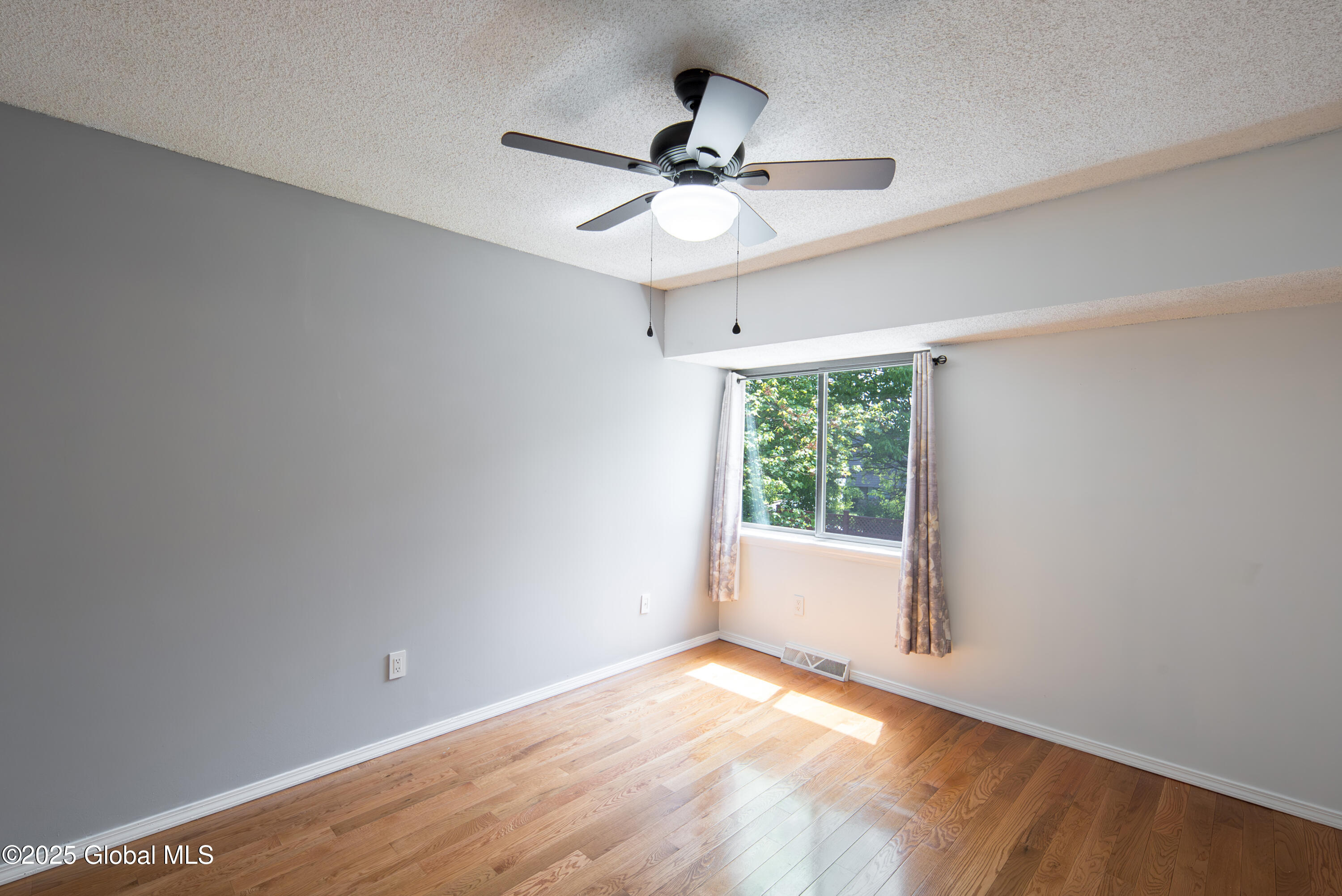 13 Eton Drive, Slingerlands, New York image 26