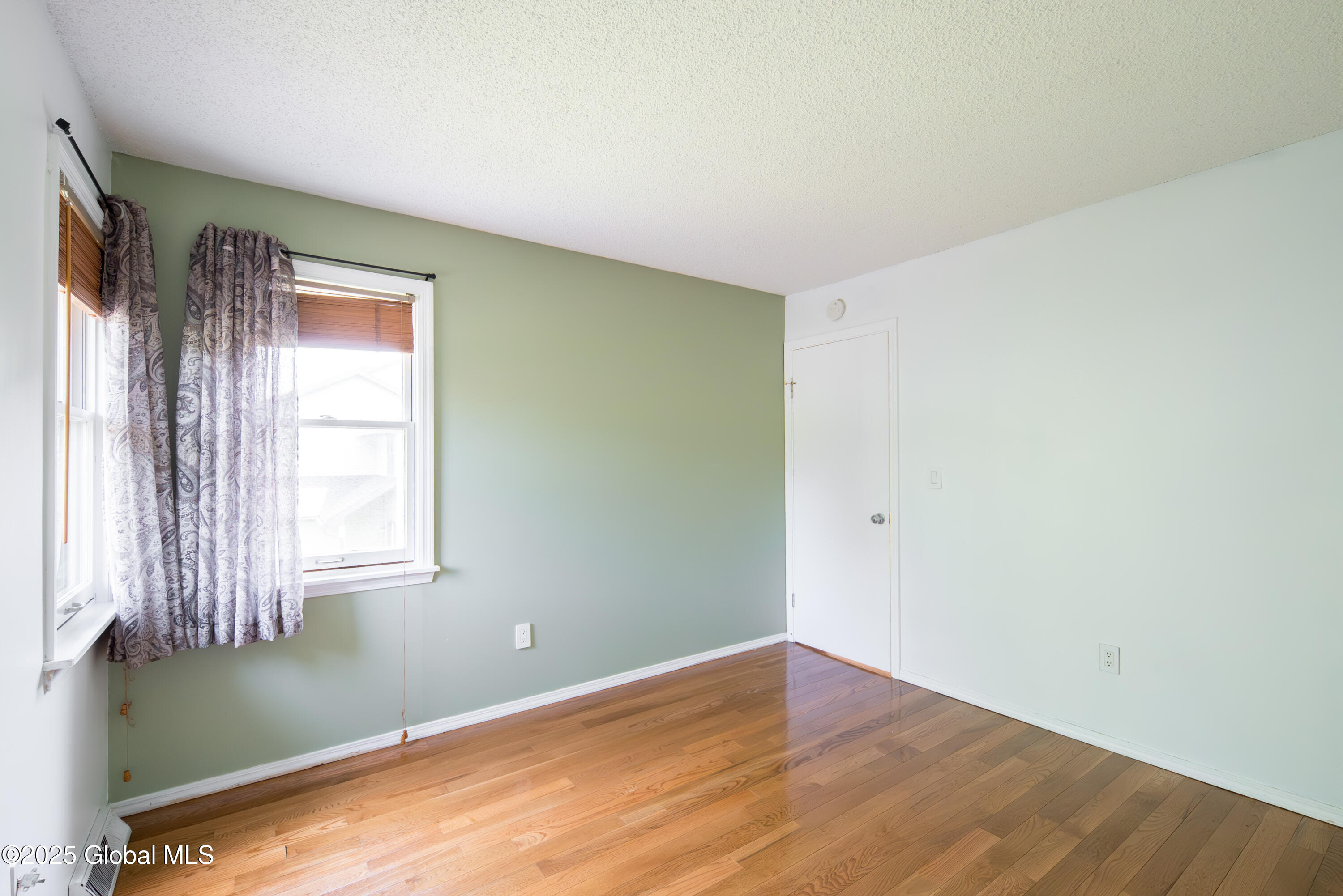 13 Eton Drive, Slingerlands, New York image 35
